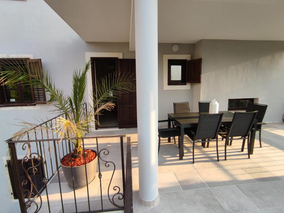 Apartvilla Castropola Exterior photo