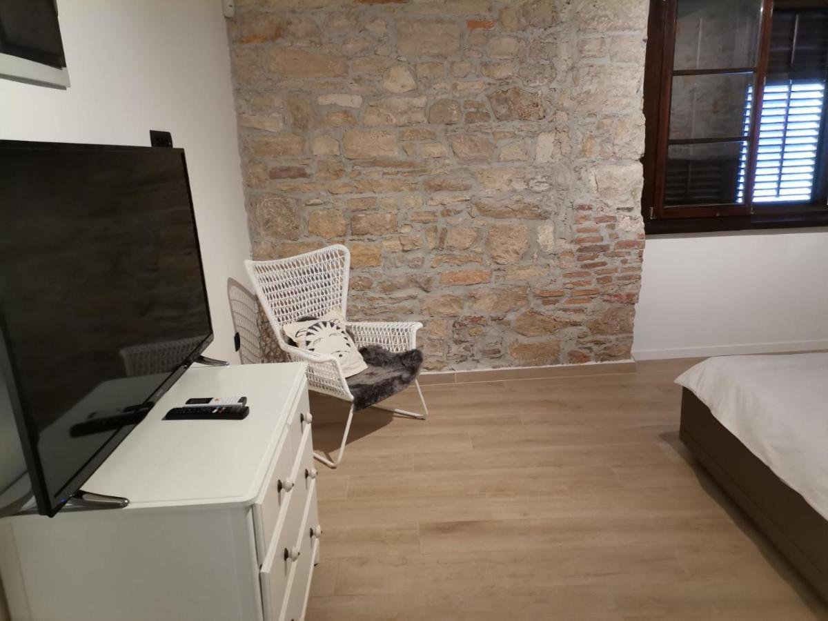 Apartvilla Castropola Exterior photo