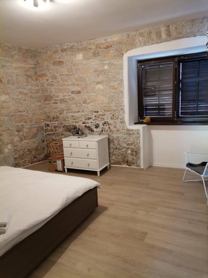 Apartvilla Castropola Exterior photo