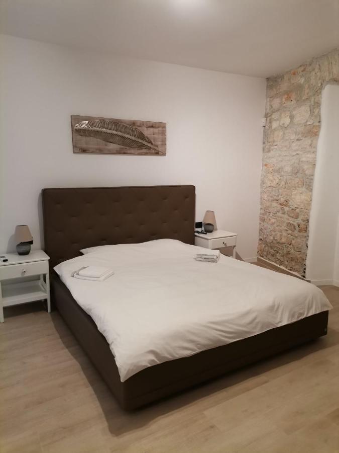 Apartvilla Castropola Exterior photo